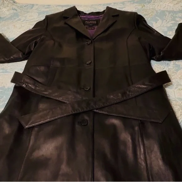 Wilson’s Leather Pelle Studio blk leather duster coat, lrg, purple liner, nice! - Picture 2 of 13